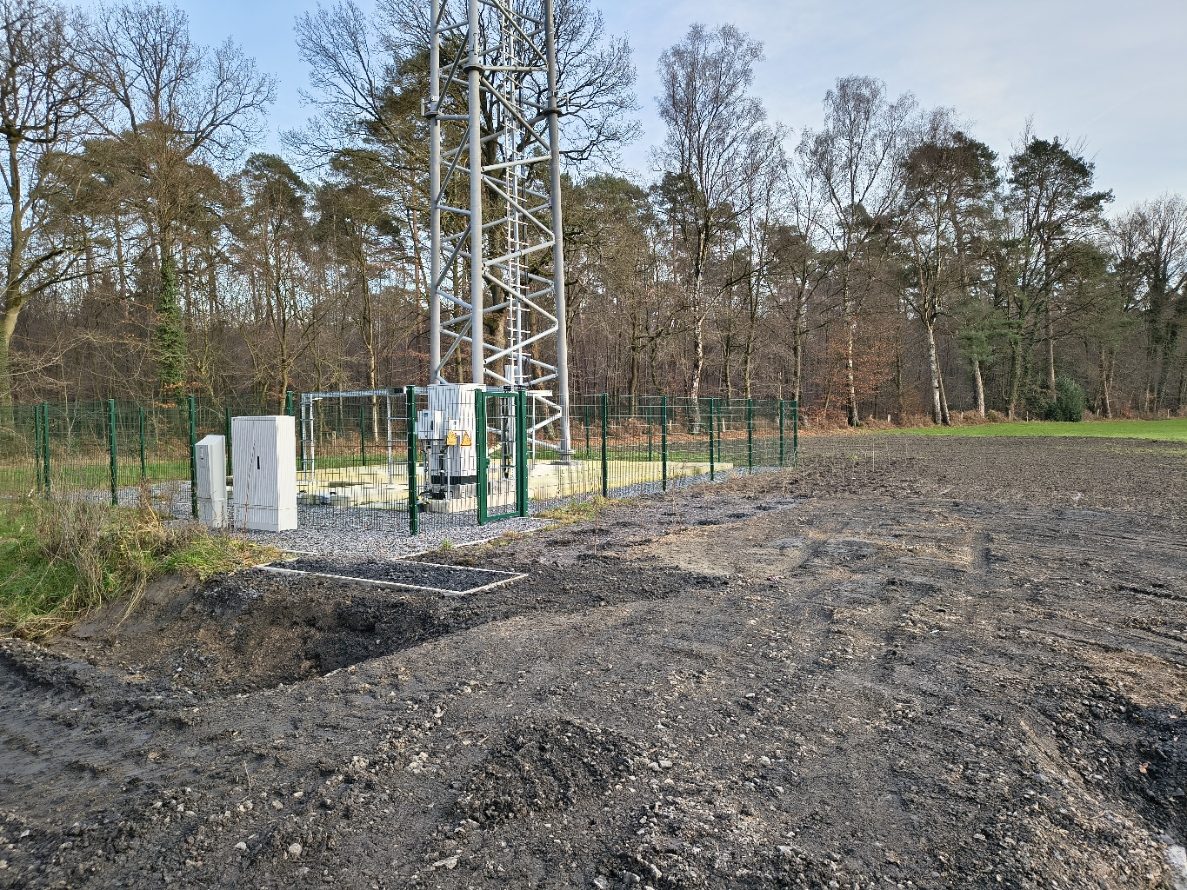 Zaunbau Kreis Borken – Geländevorbereitung und Zaunbau am Waldrand